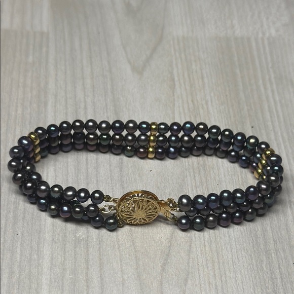 14k Yellow Gold Elegant Black Natural Multi-Strand Pearl Bracelet. - Picture 10 of 10